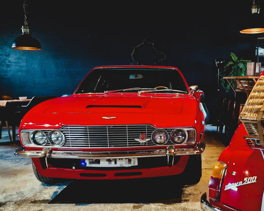 Aston Martin DBS V8